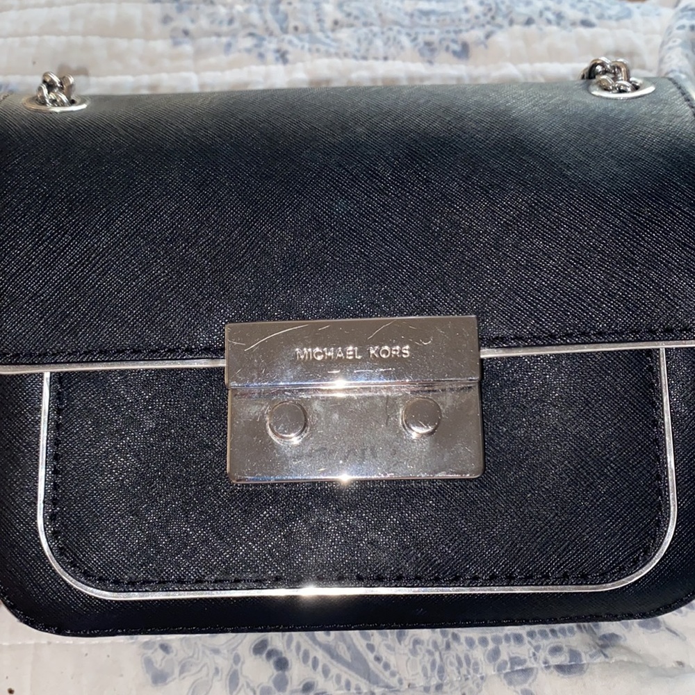 Michael Kors Sloan Specchio Silver Black Saffiano Leather Crossbody - Picture 4 of 6